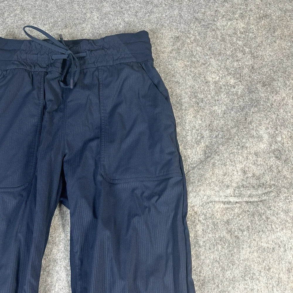 Lululemon Women's 2 Navy Blue Beyond The Studio Ankle Crop Pant 24